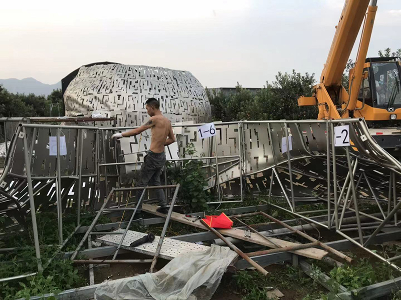 7m不銹鋼頭雕