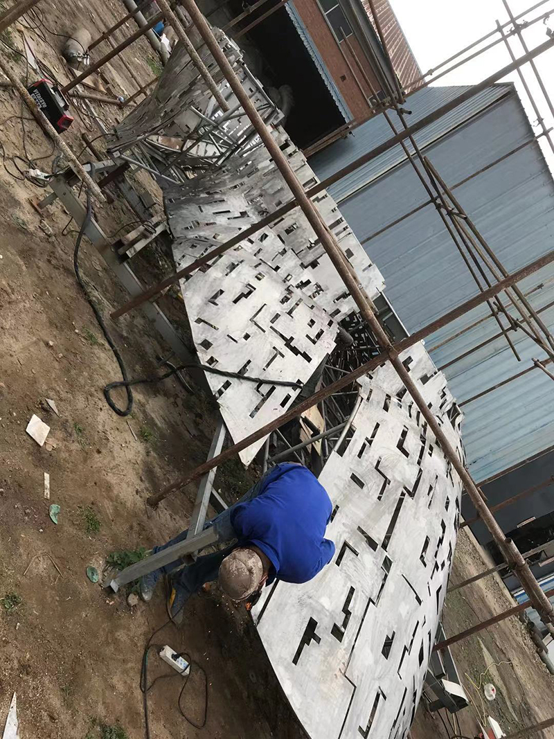 7m不銹鋼頭雕